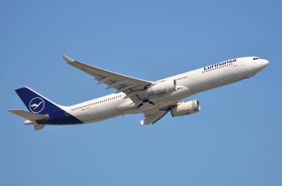 Image of aircraft registration D-AIKD - A A330-343 operated by Lufthansa