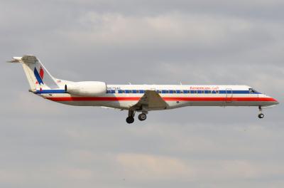 Photo of aircraft N679AE operated by American Eagle
