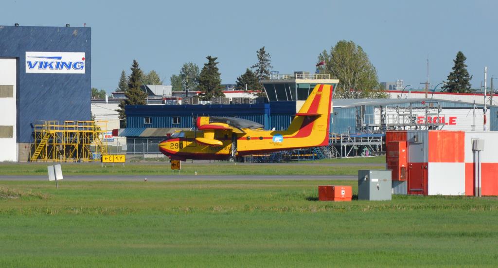 Photo of aircraft C-GBYU (290) operated by Buffalo Airways