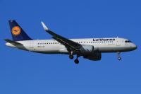 Photo of aircraft D-AIUH operated by Lufthansa