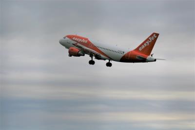 Image of aircraft registration G-EZFS - A A319-111 operated by easyJet