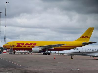 Photo of aircraft D-AEAQ operated by EAT Leipzig