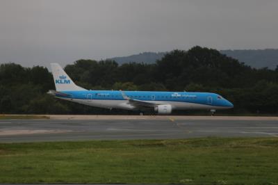 Photo of aircraft PH-EXF operated by KLM Cityhopper