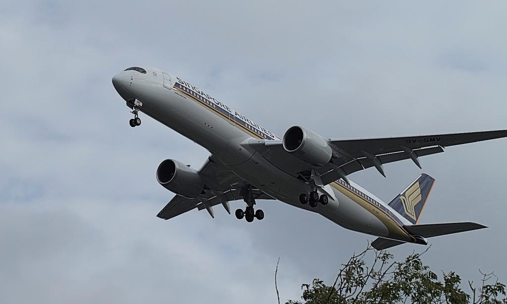 Photo of aircraft 9V-SMV operated by Singapore Airlines