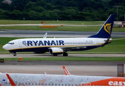 Photo of aircraft EI-ENH operated by Ryanair