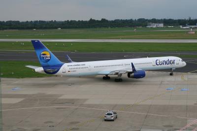 Image of aircraft registration D-ABOH - A 757-330(WL) operated by Condor