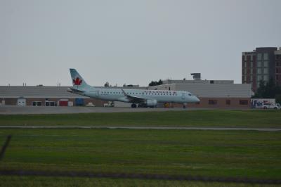 Photo of aircraft C-FHOS operated by Air Canada
