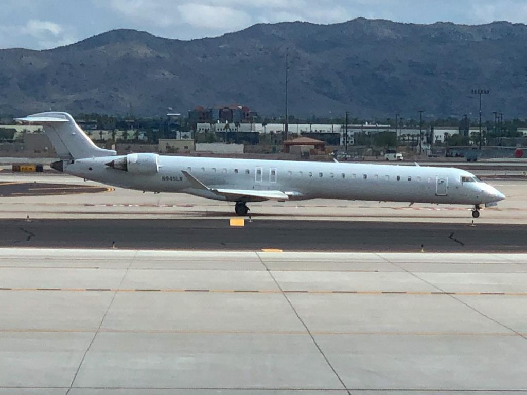 Photo of aircraft N945LR operated by American Eagle