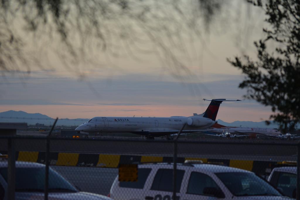 Photo of aircraft N257JQ operated by Shuttle America