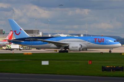 Image of aircraft registration G-TUII - A 787-8 Dreamliner operated by Thomson Airways