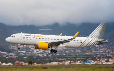 Photo of aircraft EC-NIX operated by Vueling