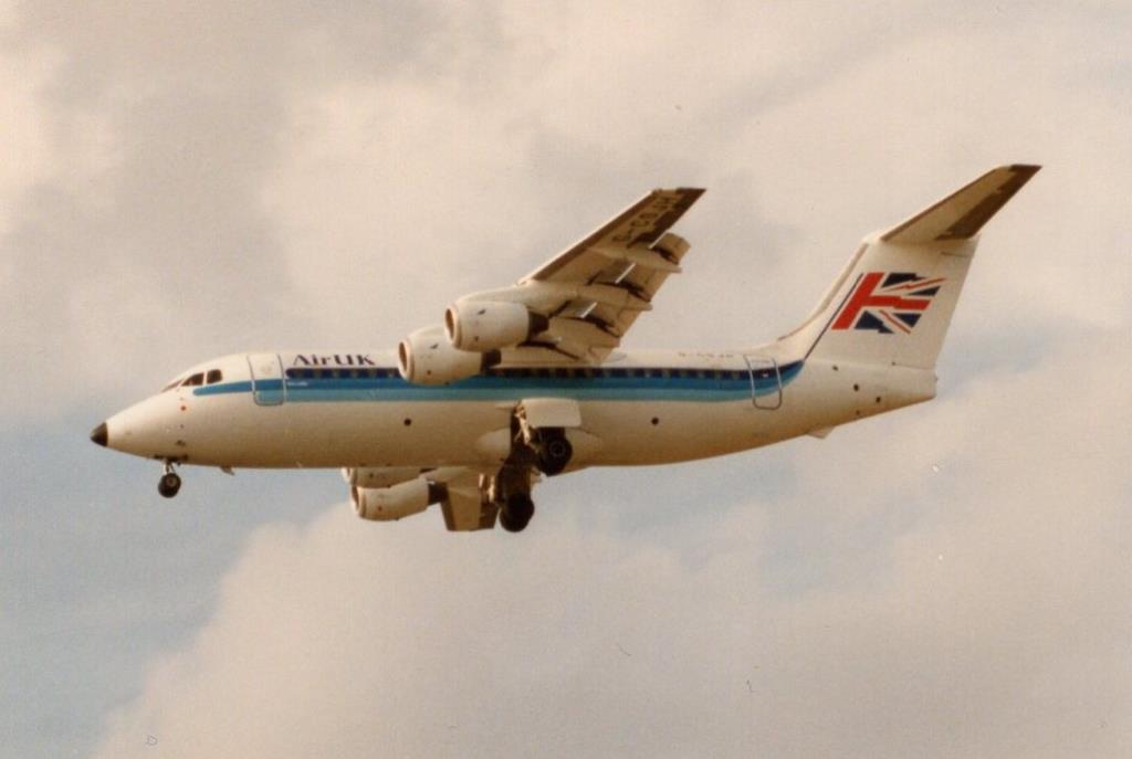 Photo of aircraft G-CSJH operated by Air UK