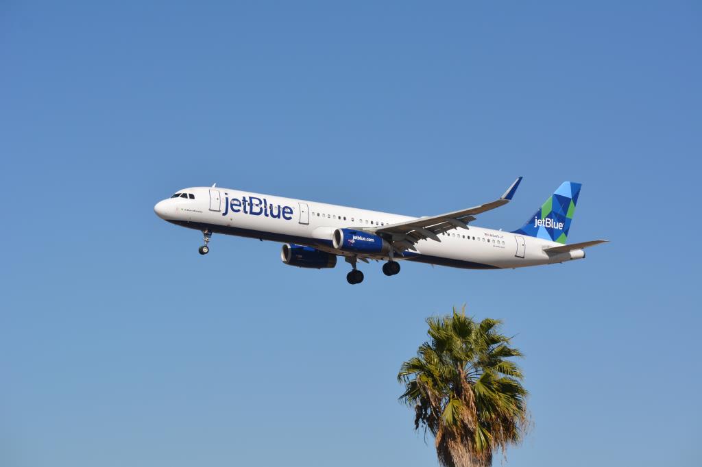 Photo of aircraft N945JT operated by JetBlue Airways
