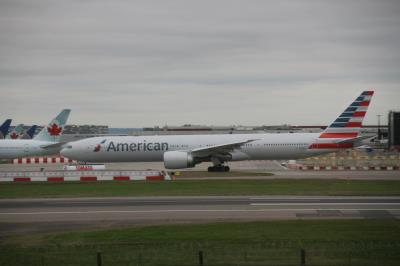 Image of aircraft registration N721AN - A 777-323(ER) operated by American Airlines