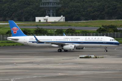 Photo of aircraft B-9960 operated by China Southern Airlines