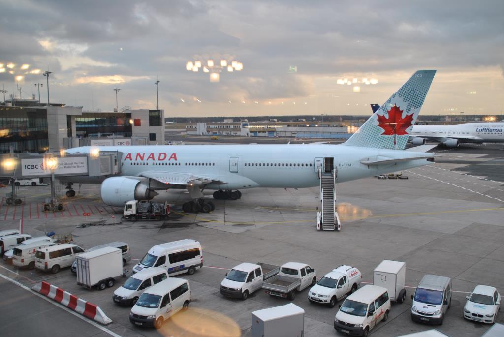 Photo of aircraft C-FIUJ operated by Air Canada