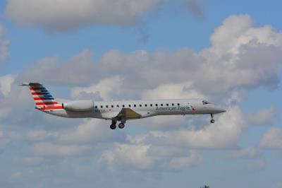 Image of aircraft registration N687JS - A ERJ-145-LR operated by American Eagle