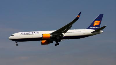 Photo of aircraft TF-ISP operated by Icelandair