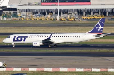 Photo of aircraft SP-LNE operated by LOT - Polish Airlines