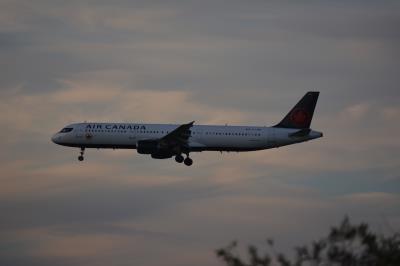 Image of aircraft registration C-FJNX - A A321-211 operated by Air Canada