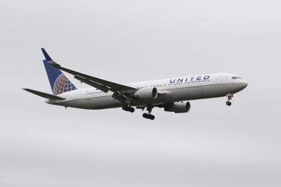 Photo of aircraft N669UA operated by United Airlines