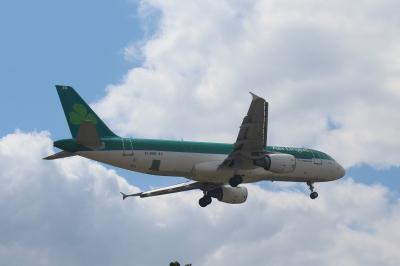 Image of aircraft registration EI-DEB - A A320-214 operated by Aer Lingus