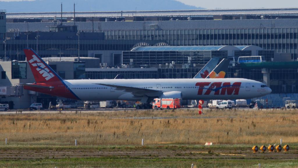Photo of aircraft PT-MUG operated by LATAM Airlines Brasil
