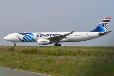 Photo of aircraft SU-GDT operated by EgyptAir