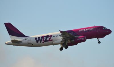 Photo of aircraft HA-LWG operated by Wizz Air