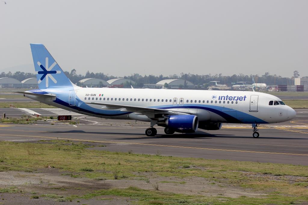 Photo of aircraft XA-SUN operated by Interjet