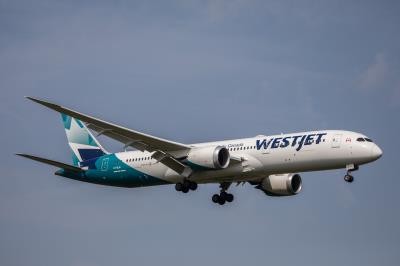 Photo of aircraft C-FAJA operated by WestJet