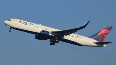 Photo of aircraft N196DN operated by Delta Air Lines
