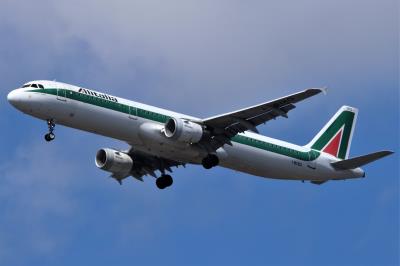 Photo of aircraft I-BIXQ operated by Alitalia