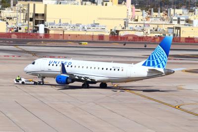 Photo of aircraft N622UX operated by United Express