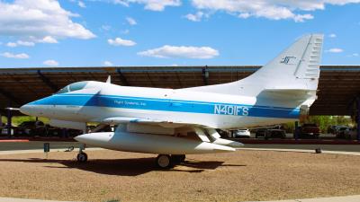 Photo of aircraft N401FS operated by Pima Air & Space Museum