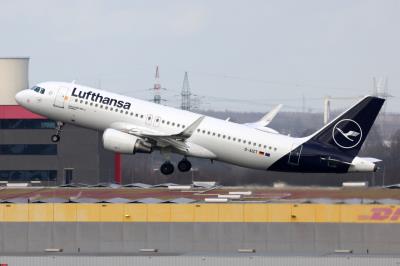 Photo of aircraft D-AIZT operated by Lufthansa