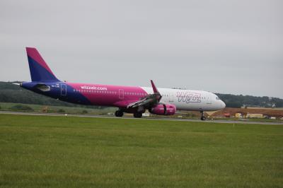 Image of aircraft registration HA-LXE - A A321-231(WL) operated by Wizz Air