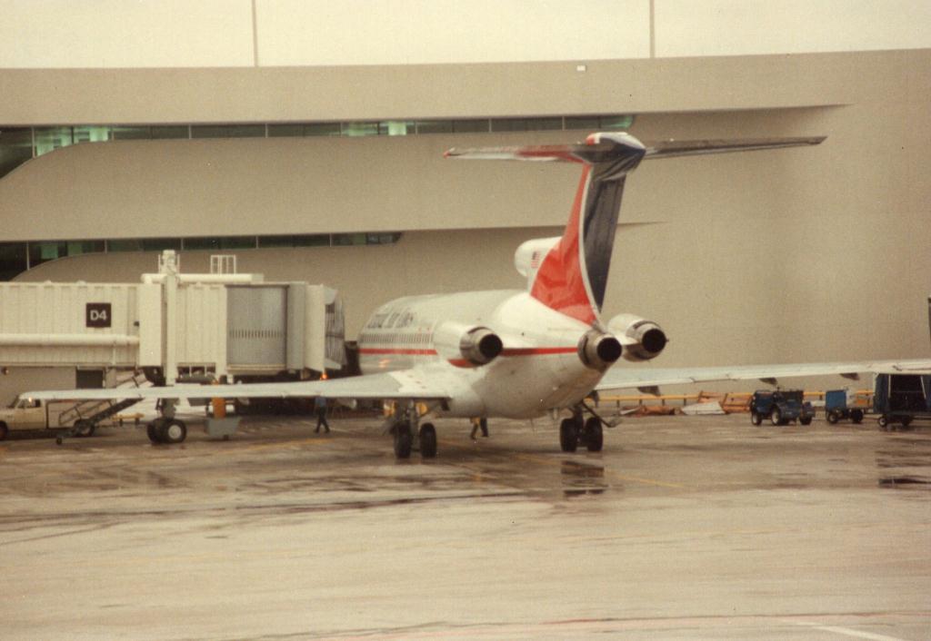 Photo of aircraft N8866E operated by Carnival Airlines