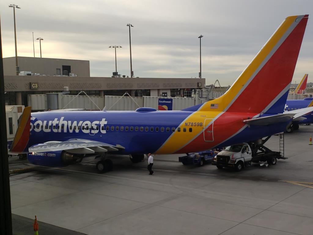 Photo of aircraft N7859B operated by Southwest Airlines