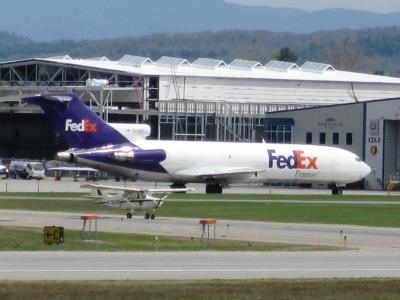 Photo of aircraft N493FE operated by Federal Express (FedEx)