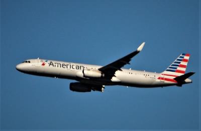 Photo of aircraft N142AN operated by American Airlines