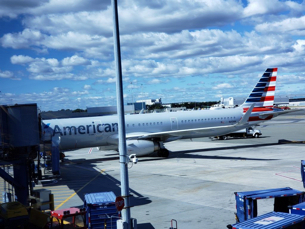 Photo of aircraft N115NN operated by American Airlines