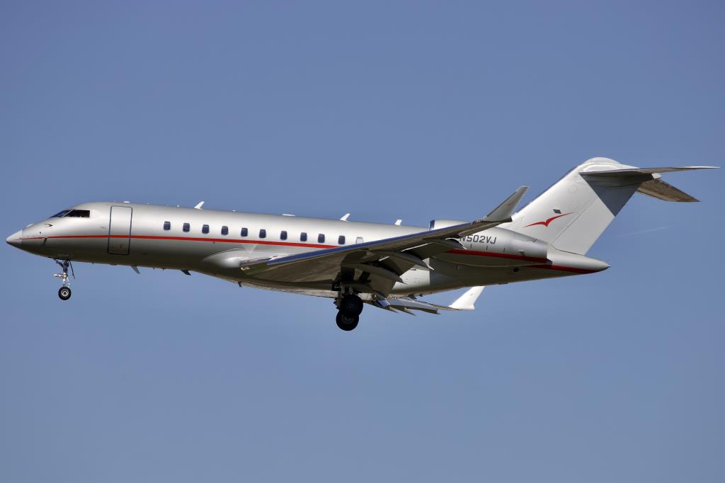 Photo of aircraft N502VJ operated by VistaJet USA