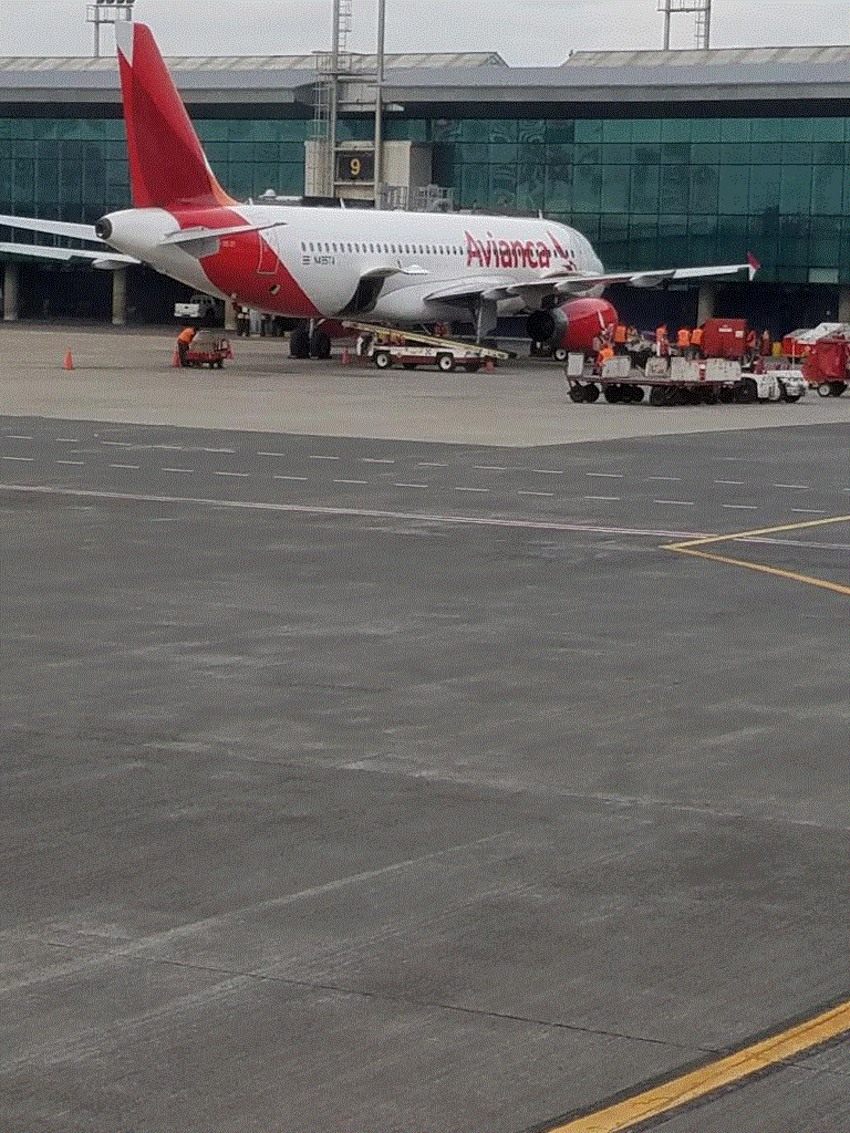 Photo of aircraft N495TA operated by Avianca Costa Rica