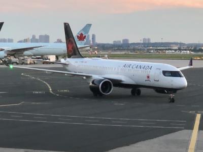 Photo of aircraft C-GNBE operated by Air Canada