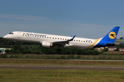 Photo of aircraft UR-EMG operated by Ukraine International Airlines