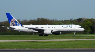 Image of aircraft registration N34137 - A 757-224(WL) operated by United Airlines