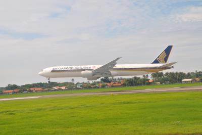 Image of aircraft registration 9V-SYJ - A 777-312 operated by Singapore Airlines