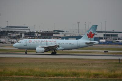 Image of aircraft registration C-GARG - A A319-113 operated by Air Canada