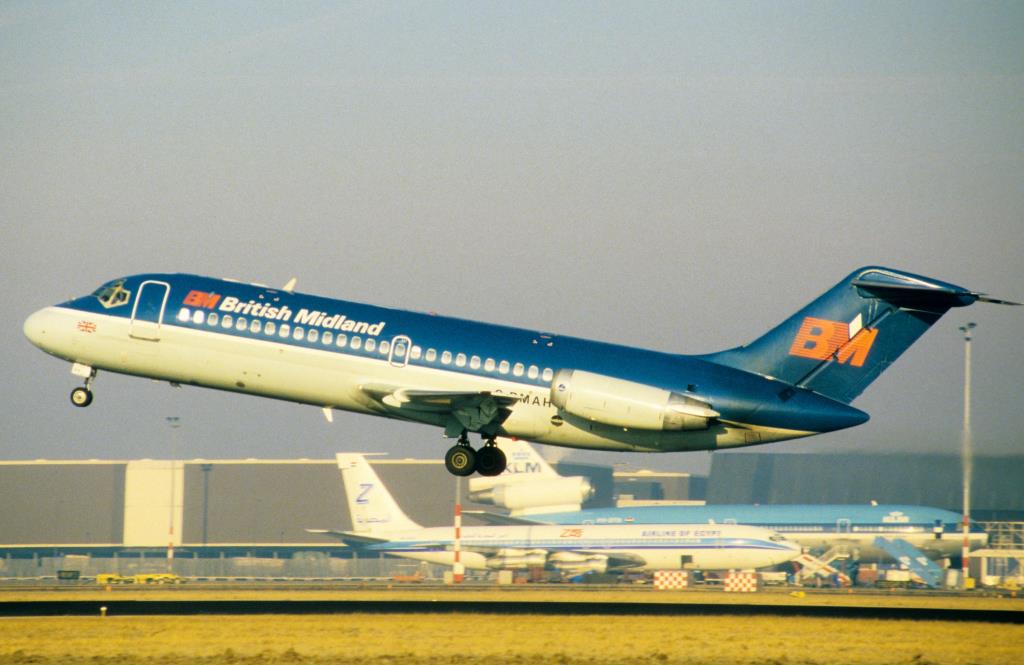 Photo of aircraft G-BMAH operated by British Midland Airways